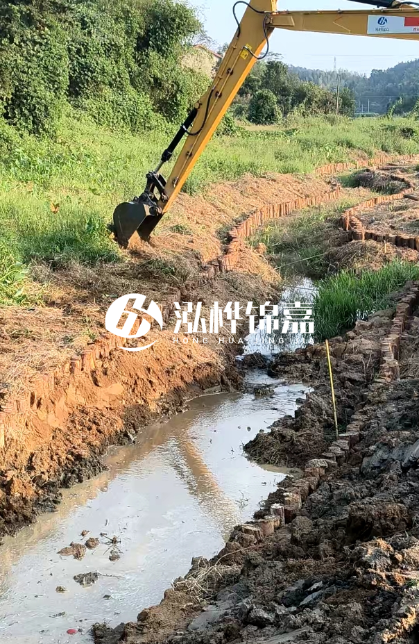 十堰河道清淤專業(yè)施工-打完松木樁后清理淤泥費用高不高？