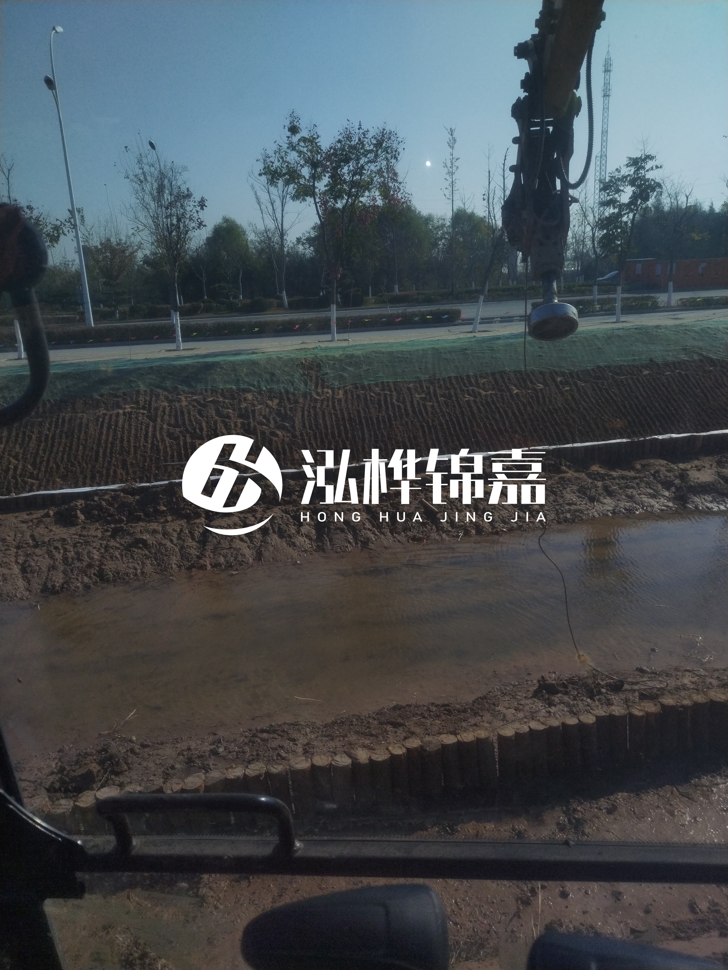 懷化松木樁源頭廠家-打河道木樁多少錢一米？