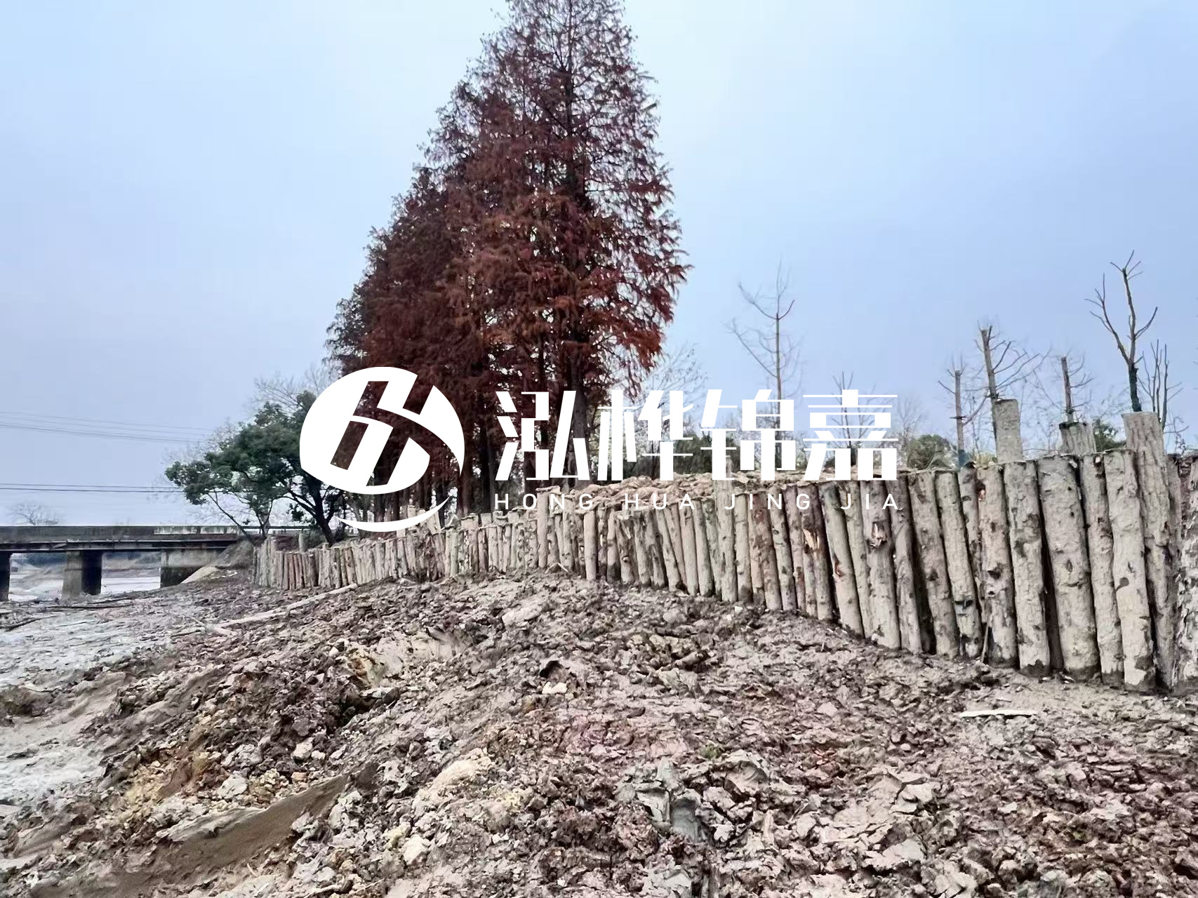 平?jīng)鐾跈C(jī)打木樁專業(yè)施工-松木樁工程量怎么計(jì)算的？