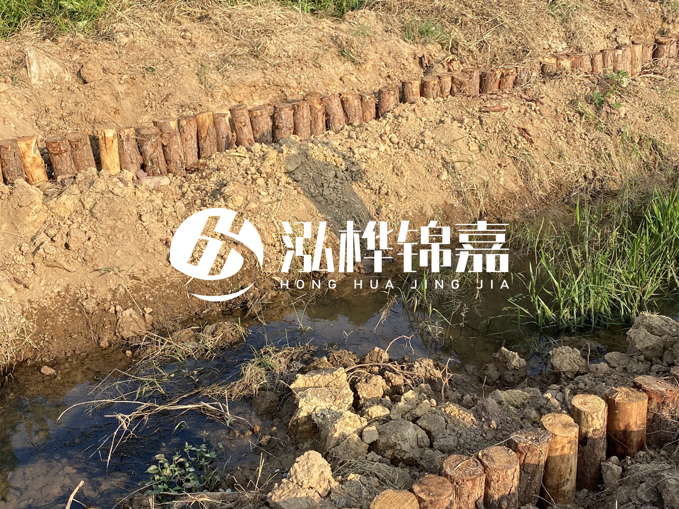 防汛木樁價(jià)格中的施工費(fèi)如何計(jì)算？水下打樁和陸地打樁費(fèi)用差異？