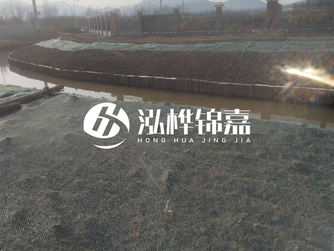 河道木樁打不下去怎么辦？河道打樁木能在水里使用多少年？