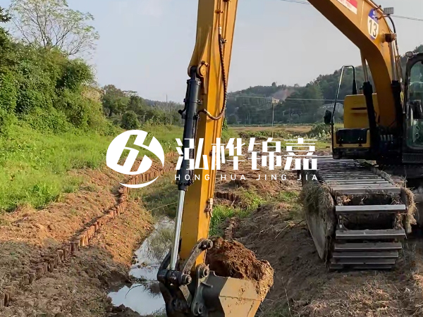 陜西松木樁廠家泓樺錦嘉-松木樁尾徑測(cè)量從哪個(gè)位置開(kāi)始算？