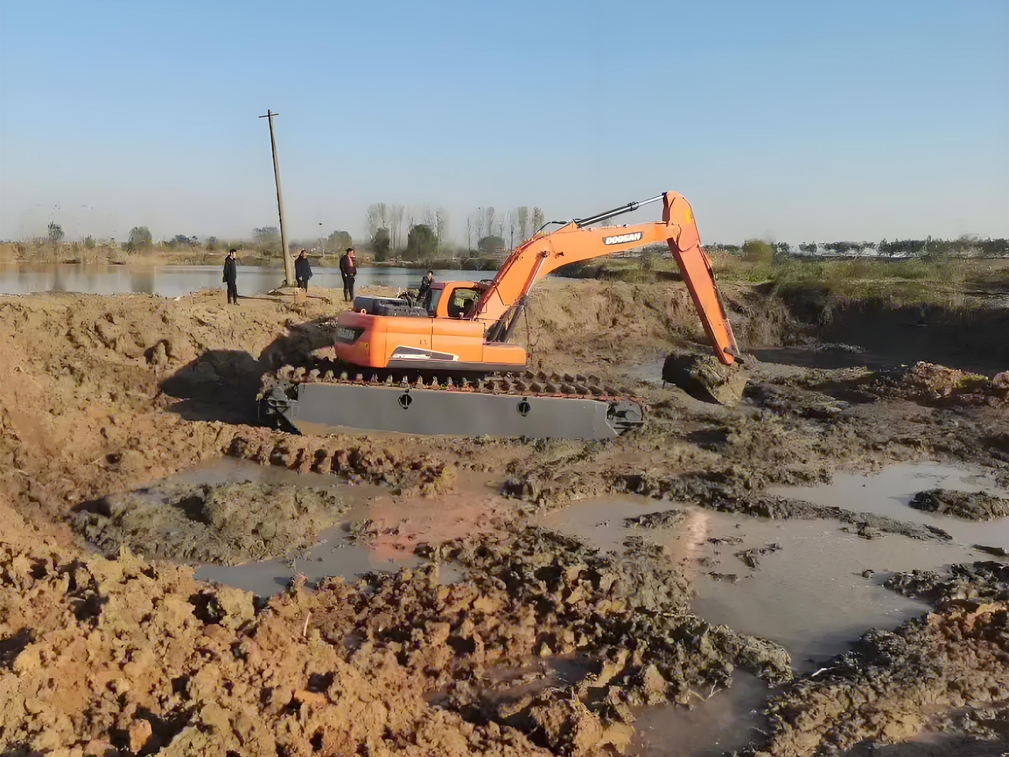 河南洛陽挖機清淤施工隊-魚塘清淤的人工和機械哪種更劃算？