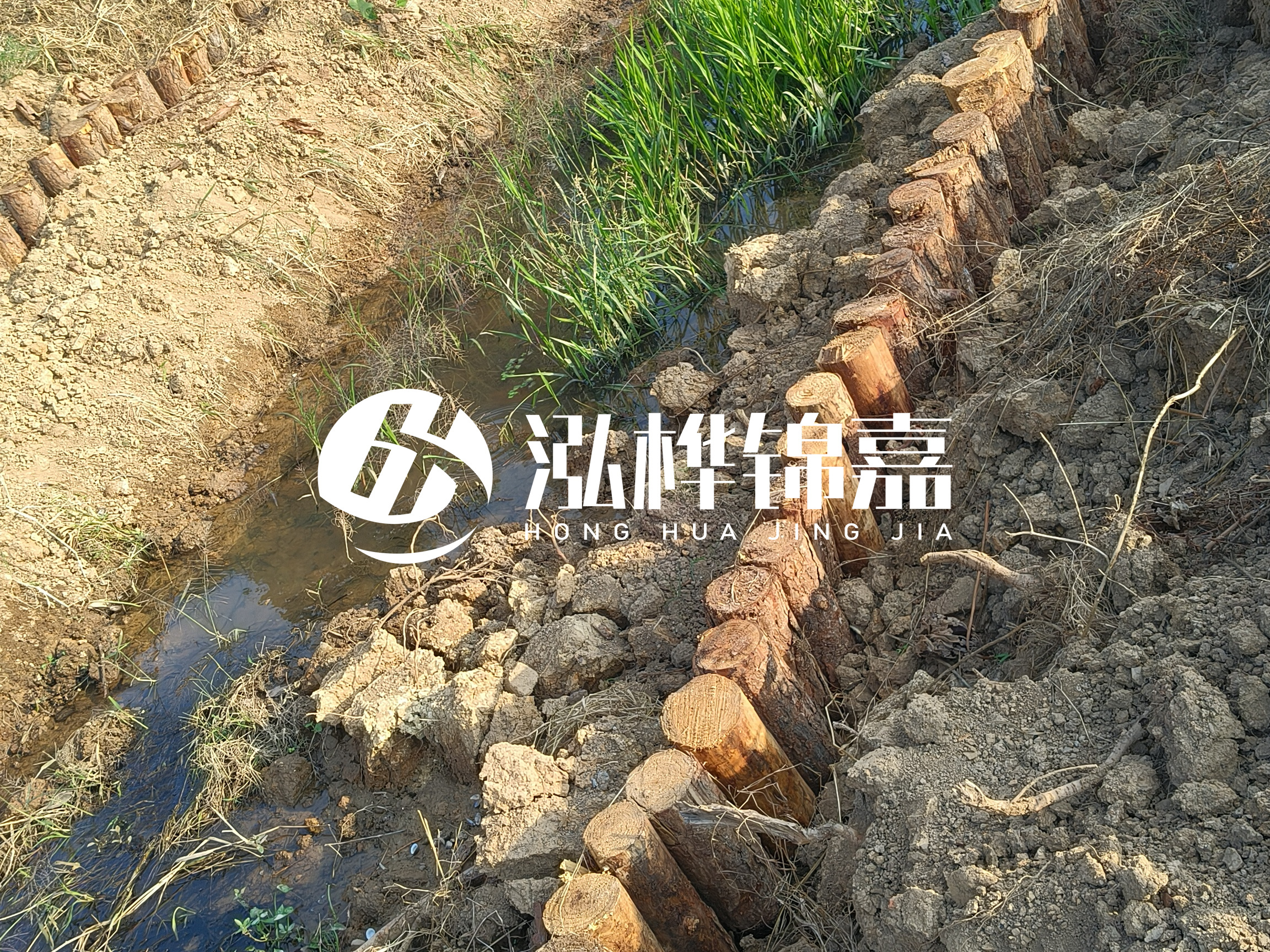 松木樁批發(fā)廠家泓樺錦嘉-樁間距指的是什么間距？