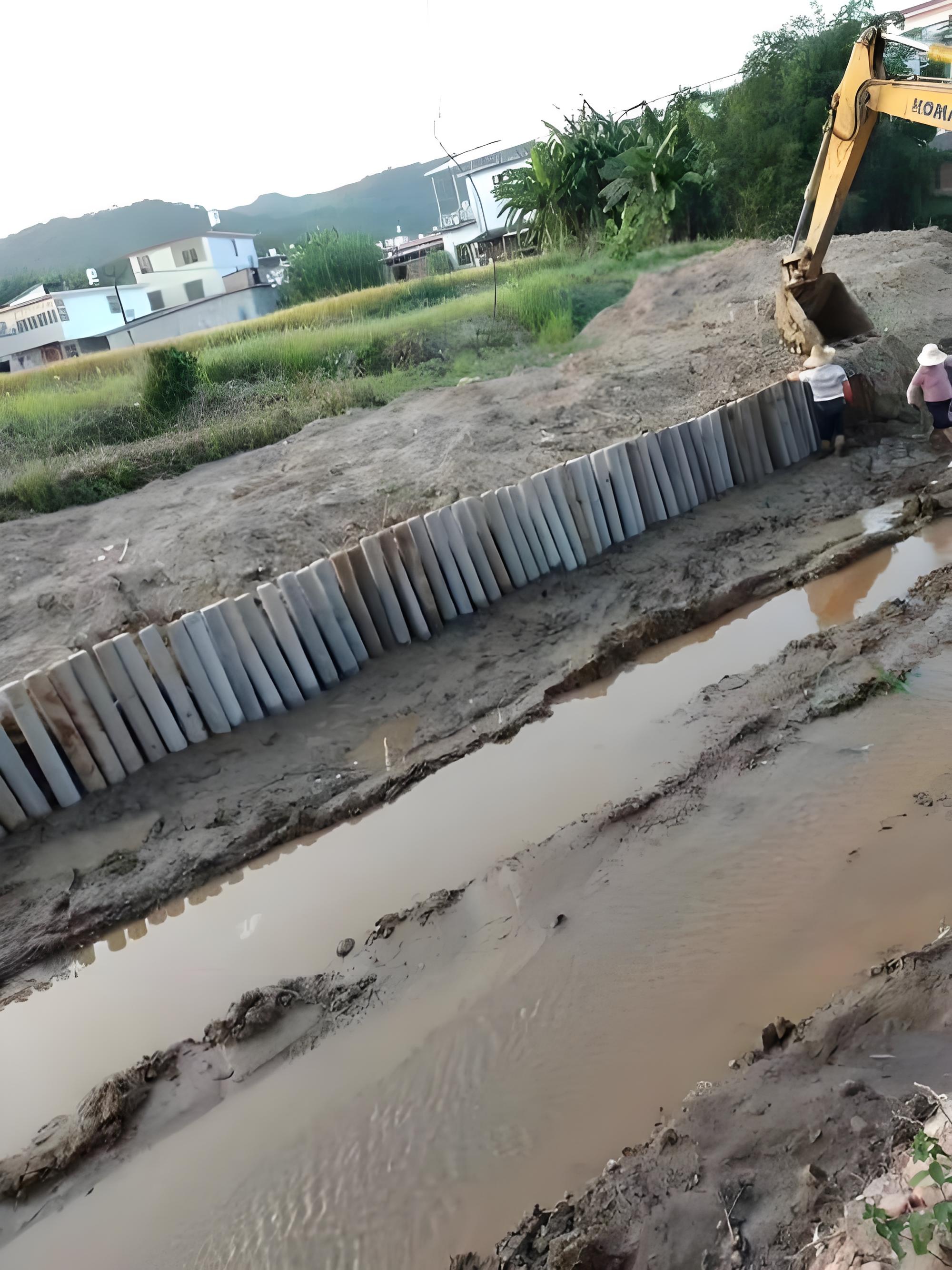 水泥仿木樁廠家泓樺錦嘉 - 4 米水泥圓樁多少錢一米？?