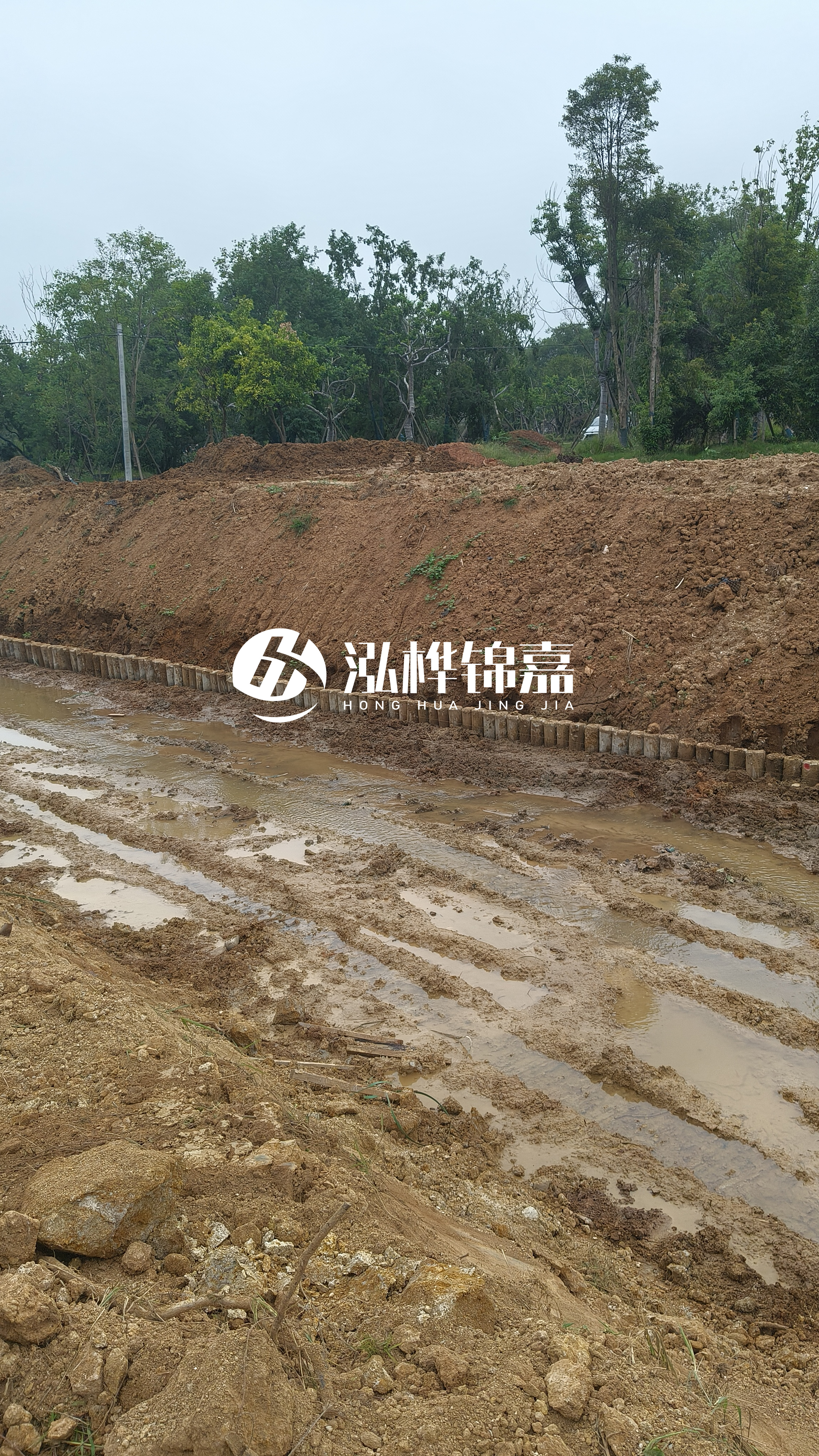 水泥仿木樁施工隊泓樺錦嘉-4米水泥樁打樁多少錢一根？